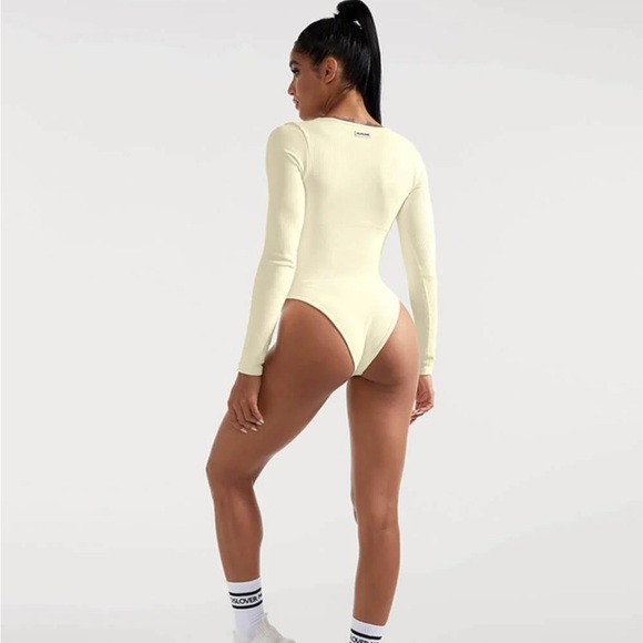 New Mooslover Ribbed Solid Color Tummy Control Long Sleeve Seamless Bodysuit - Picture 9 of 12